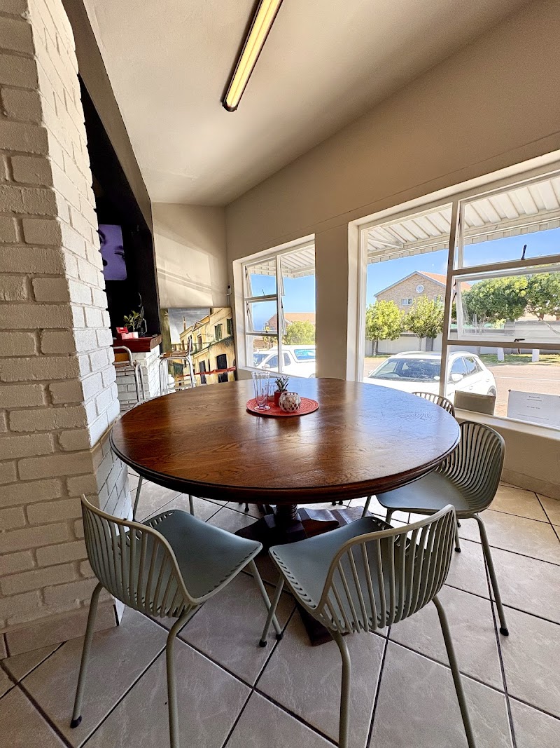 Charli Paci Pizzeria & Pantry