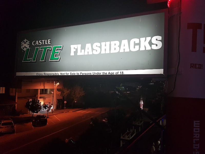 Flashbacks Bar — photo 4