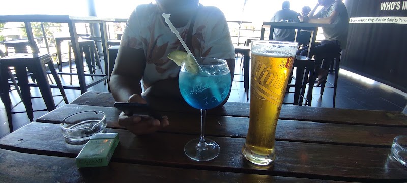 Flashbacks Bar — photo 5
