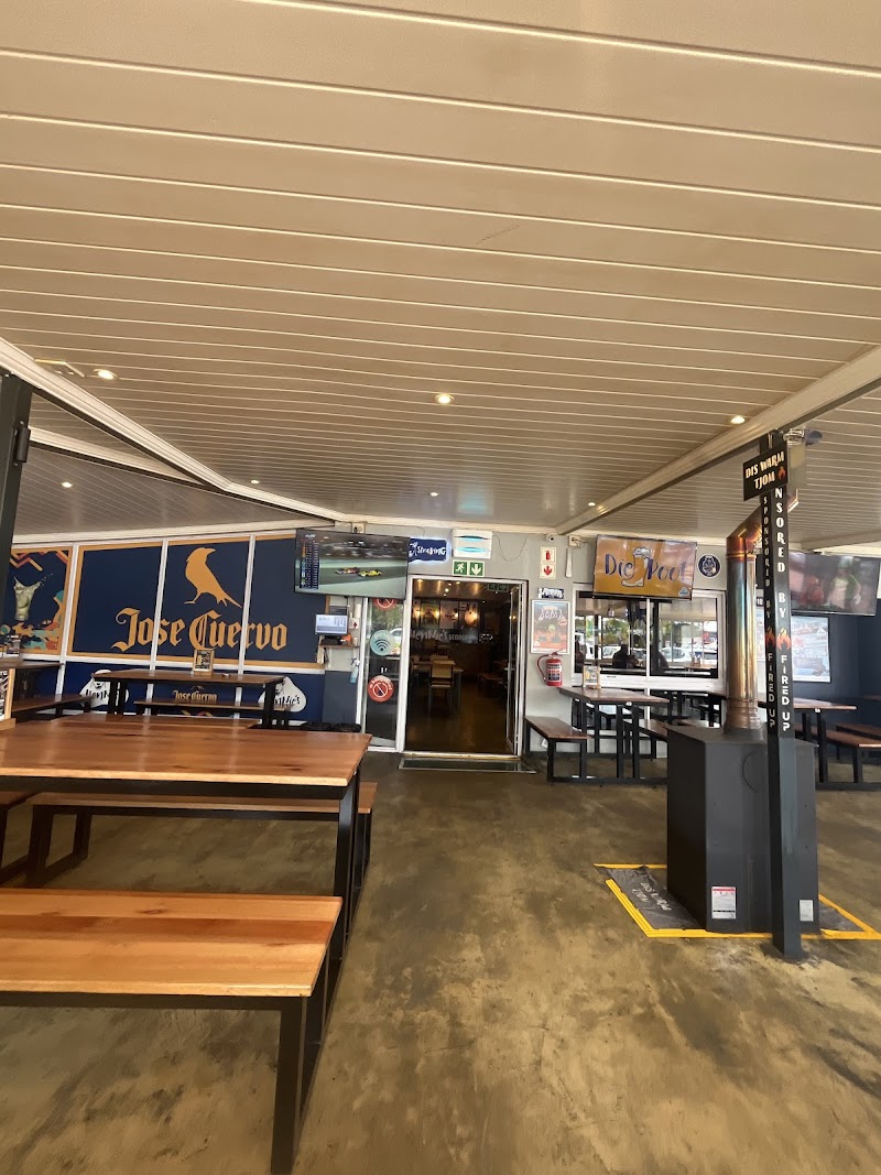 Hennie's George Restaurant — photo 4