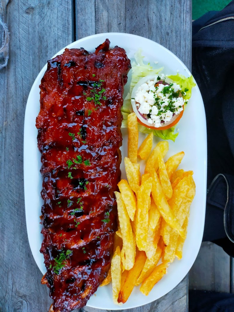 Hennie's George Restaurant — photo 5