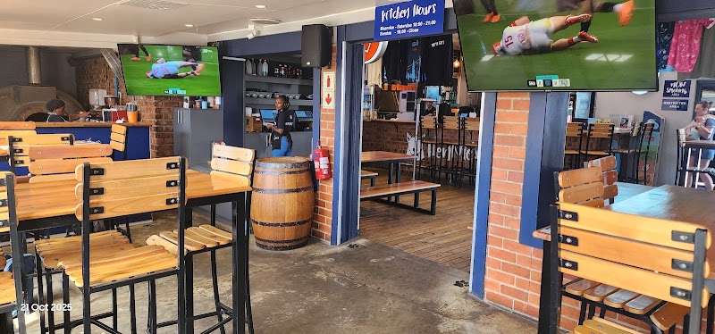 Hennie's Hartenbos Restaurant — photo 4