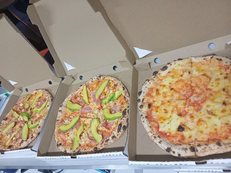 Holy Dough Pizza George — photo 5
