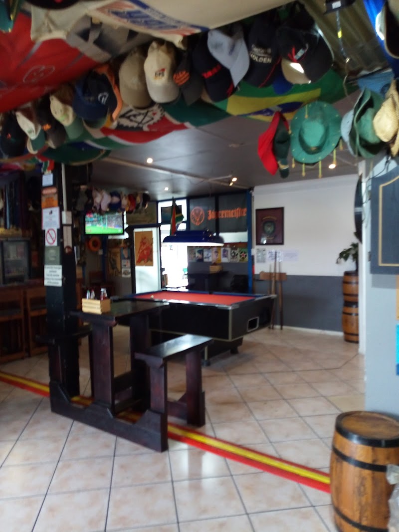 Jolly's Sports Bar — photo 4