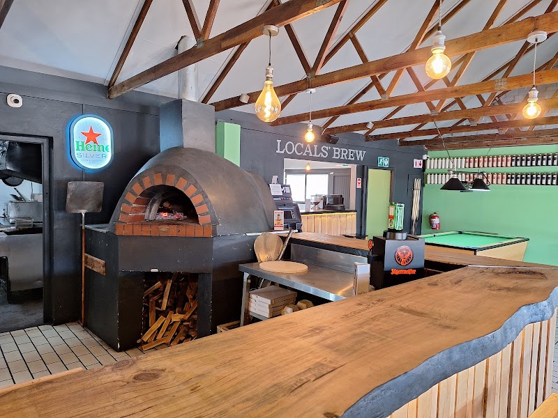 Locals Pub & Grill Grootbrak