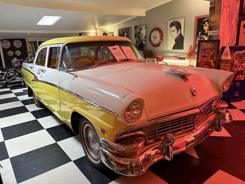 Marilyn's 60's Diner — photo 2