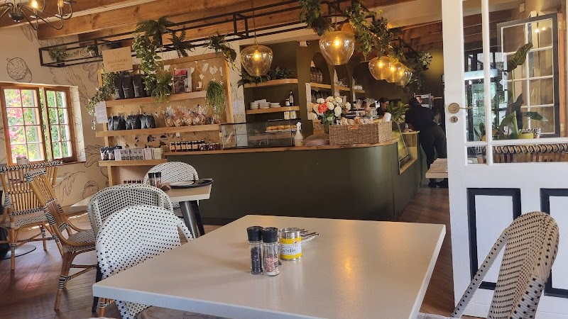 Oak Leaf Restaurant, Gourmet Deli & Coffee Bar — photo 5