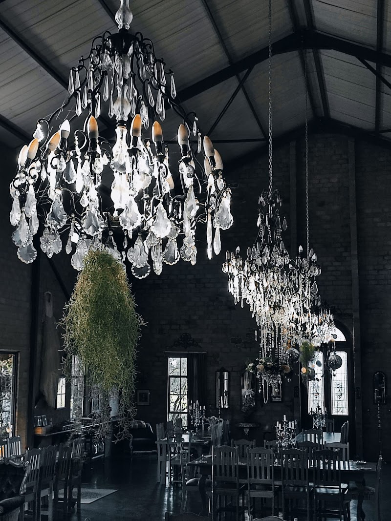Ouland Royale Magical Barn Restaurant and Cakes