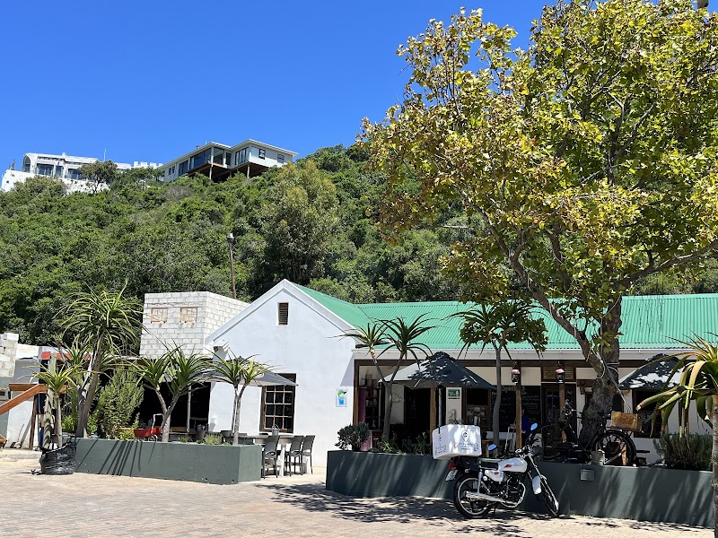 Searles Village restaurant and pub — photo 4